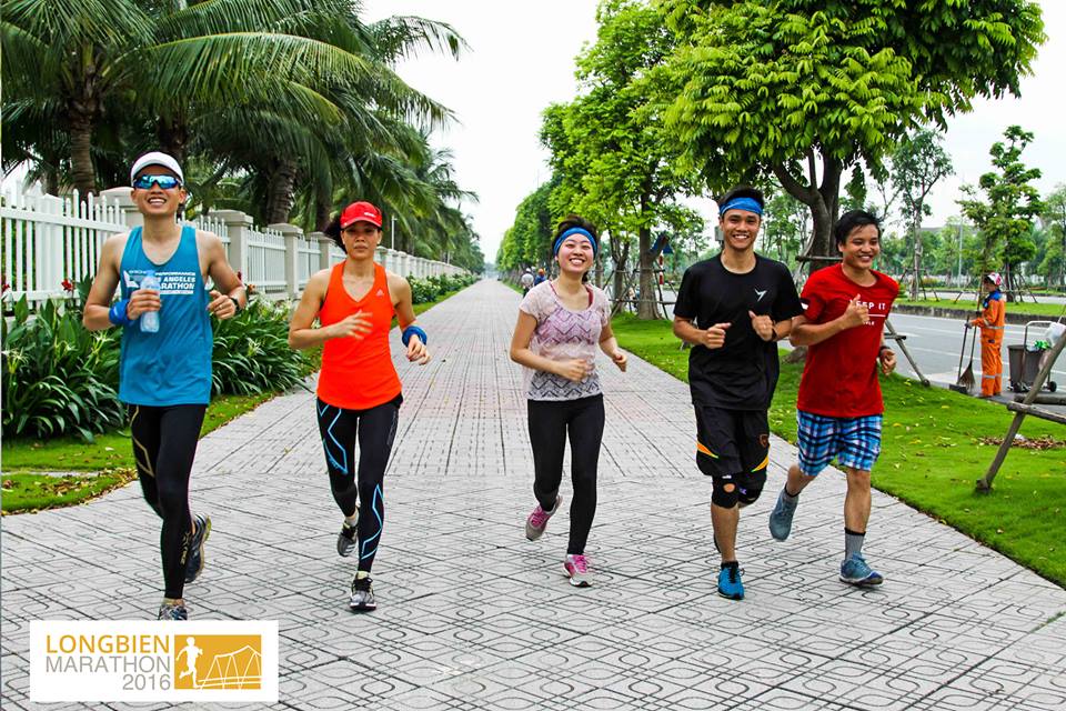 Giải chạy Long Biên Marathon 2016