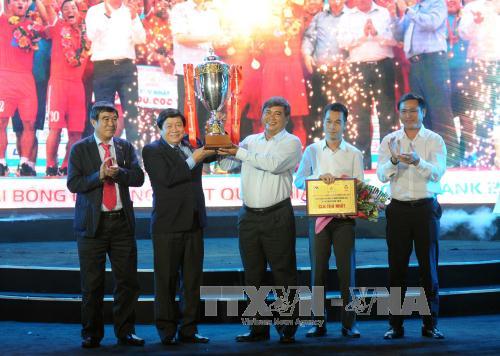 Tổng kết và trao giải Các giải bóng đá chuyên nghiệp Việt Nam 2016
