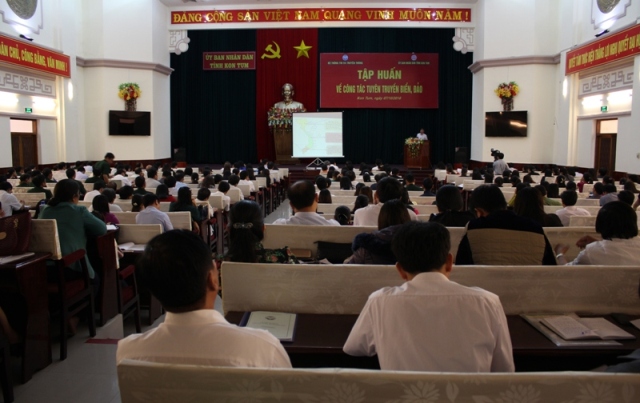 Kon Tum Tập huấn về công tác tuyên truyền về biển, đảo