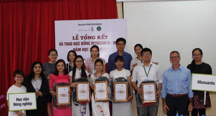 Trao học bổng Monsanto - VNUA cho 5 sinh viên Học viện Nông nghiệp Việt Nam