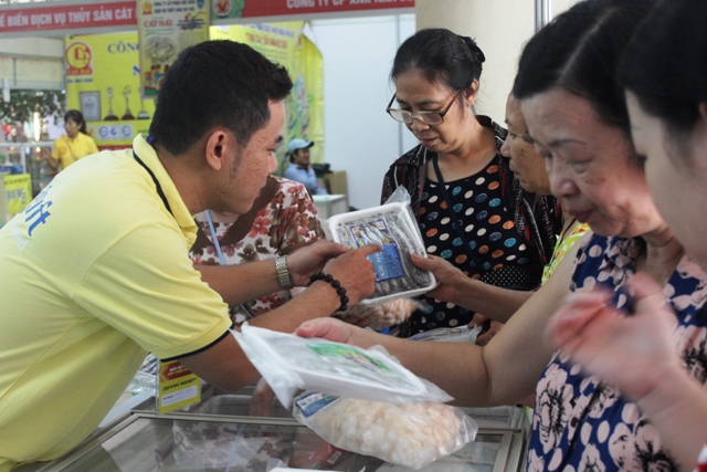 Hàng chục ngàn thực phẩm, nông sản chính hiệu hàng Việt Nam chất lượng cao “trình diện” người thủ đô