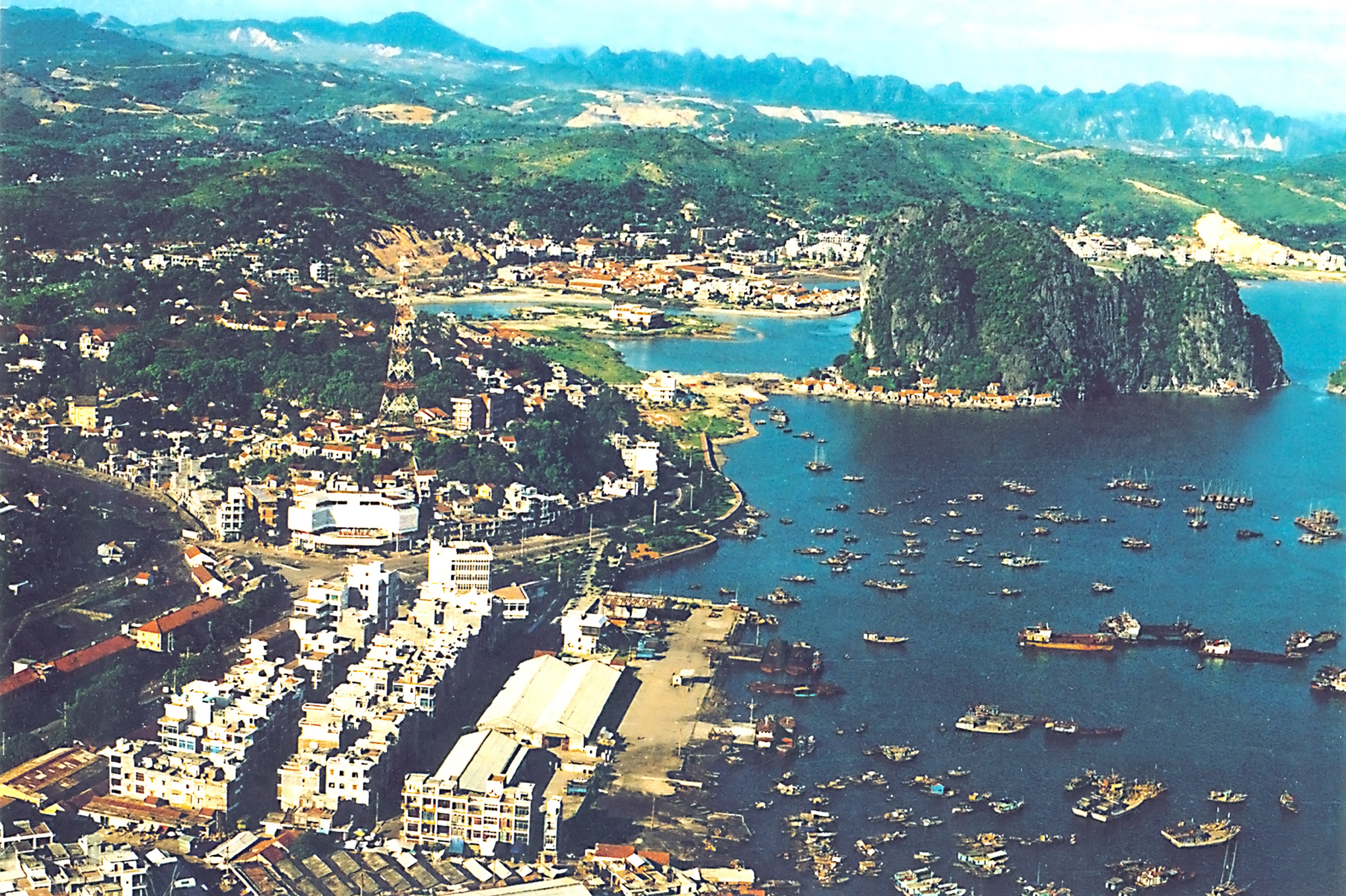 Phát động cuộc thi sáng tác và sưu tầm tác phẩm mỹ thuật – nhiếp ảnh về Quảng Ninh 30 năm đổi mới