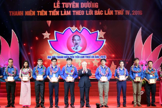 Những thanh niên tiên tiến làm theo lời Bác
