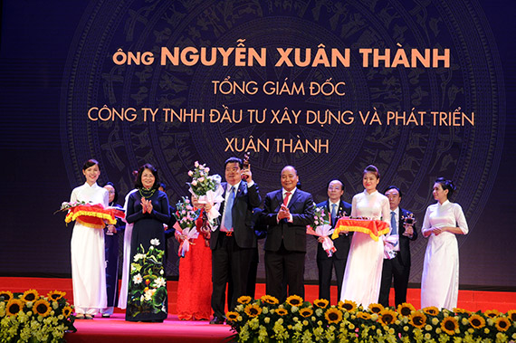 Tôn vinh 100 doanh nhân Việt Nam tiêu biểu 2016