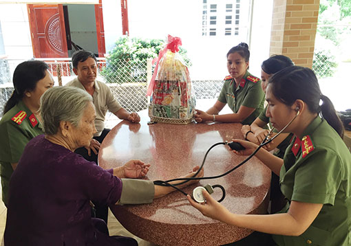 Bình Dương phấn đấu hỗ trợ trên 90 hộ nghèo do phụ nữ làm chủ thoát nghèo
