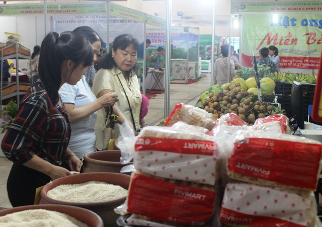 Cần mở rộng thị trường tiêu thụ nông sản