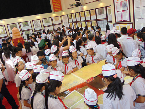 Biển đảo Việt Nam Triển lãm lưu động bản đồ Hoàng Sa - Trường Sa những bằng chứng lịch sử và pháp lý