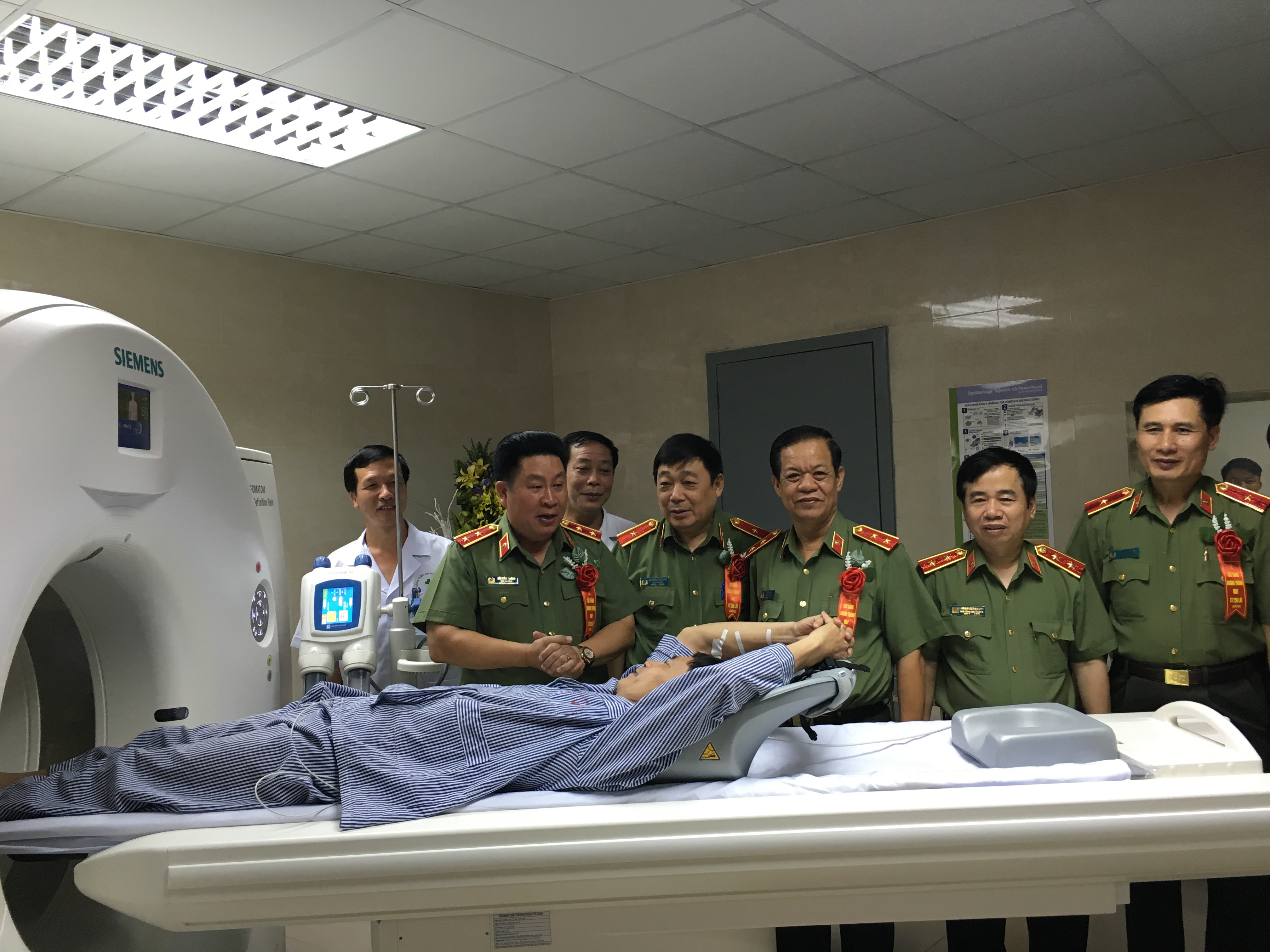 Biện pháp thực hiện bảo hiểm y tế với sĩ quan, hạ sỹ quan, chiến sĩ Công an nhân dân