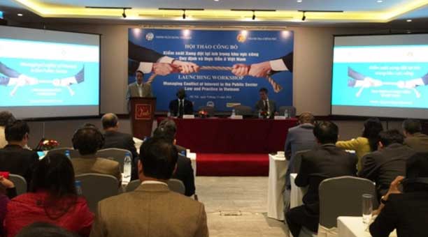 Tặng quà đã trở thành “trào lưu”, “thông lệ”, thậm chí là “luật chơi”