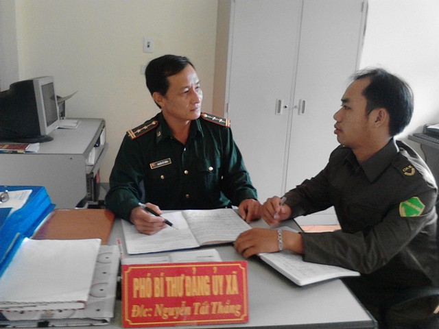 Những người con của bản làng