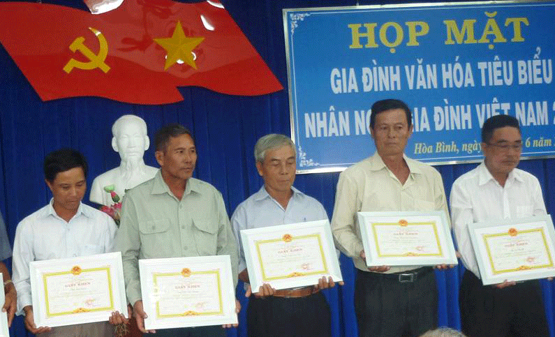 Gần 800 hộ ở Bạc Liêu bị rút danh hiệu gia đình văn hóa