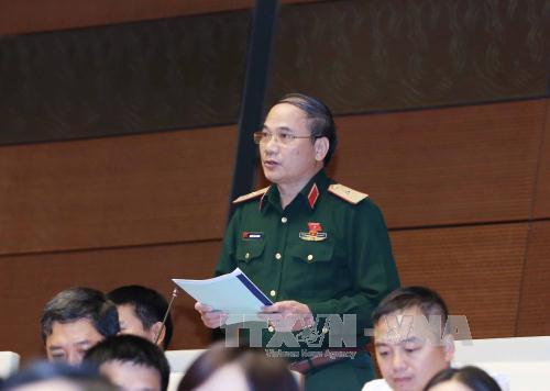 Nên giao Bộ Quốc phòng chịu trách nhiệm nghiên cứu, chế tạo, sản xuất kinh doanh vũ khí