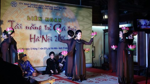 Khai mạc Liên hoan Tài năng trẻ Ca trù Hà Nội 2016