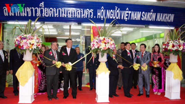 Khai trương thư viện tại Trụ sở Tổng hội người Việt Nam tại Lào