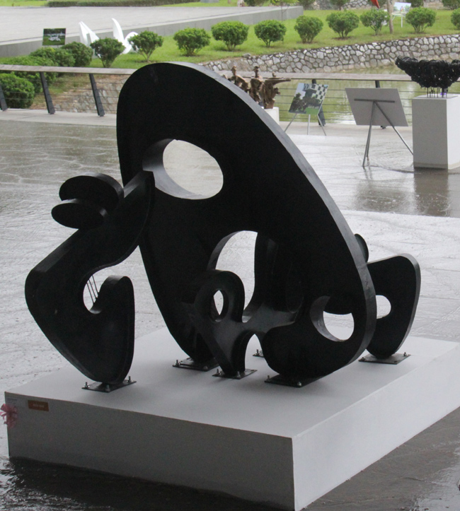 Triển lãm tác phẩm điêu khắc, biểu tượng kiến trúc