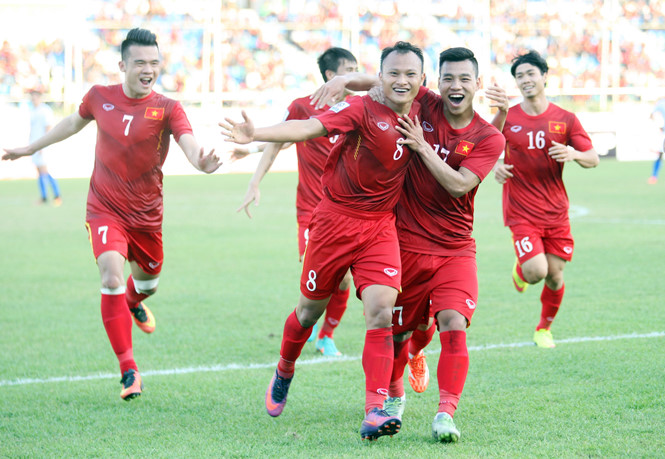 AFF SUZUKI CUP 2016 Trọng Hoàng tỏa sáng, tuyển Việt Nam vượt qua tuyển Malaysia