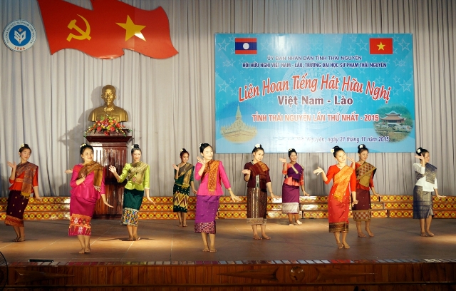 Sáng tác ca khúc ca ngợi về mối quan hệ hữu nghị truyền thống Việt Nam – Lào