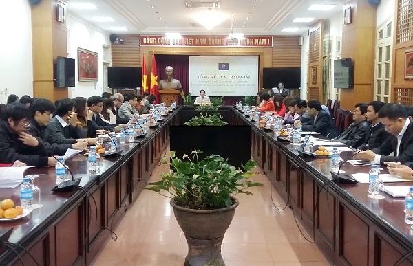Trao giải Cuộc thi trong lĩnh vực văn hóa, gia đình, thể dục thể thao và du lịch