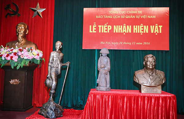 Bảo tàng Lịch sử quân sự Việt Nam tiếp nhận hiện vật