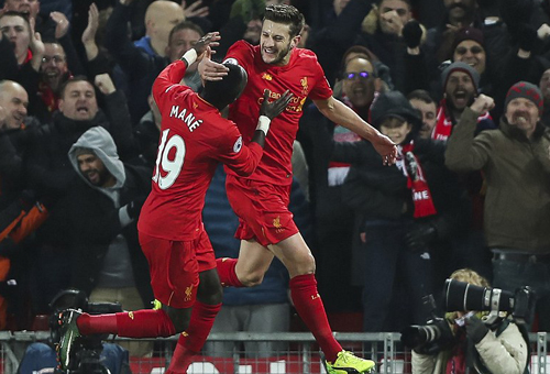 Ngược dòng hạ Stoke, Liverpool đòi lại vị trí thứ 2
