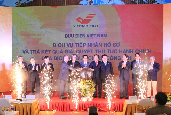 Khai trương dịch vụ tiếp nhận hồ sơ và trả kết quả qua dịch vụ bưu chính công ích