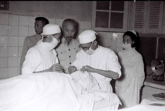 Phát động thi đua nhân dịp 60 năm Bác Hồ về thăm Viện Mắt TW 1956-2016