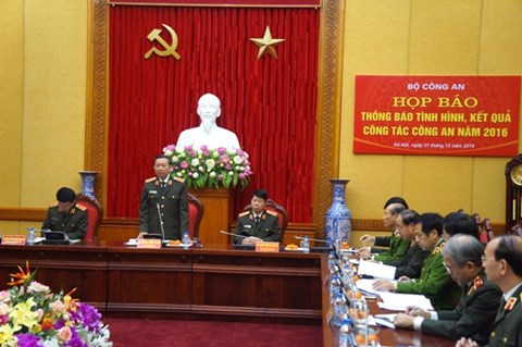 Họp báo về tình hình, kết quả công tác Công an năm 2016 và phương hướng nhiệm vụ trọng tâm năm 2017