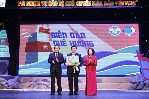 Khuyến khích thanh niên Việt Nam ở nước ngoài góp sức bảo vệ chủ quyền biển, đảo