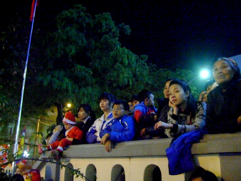 Tưng bừng không khí đón Giáng sinh ở Hà Nam