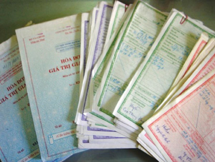 Bắt khẩn cấp đối tượng lập 12 công ty ma để mua bán trái phép hóa đơn