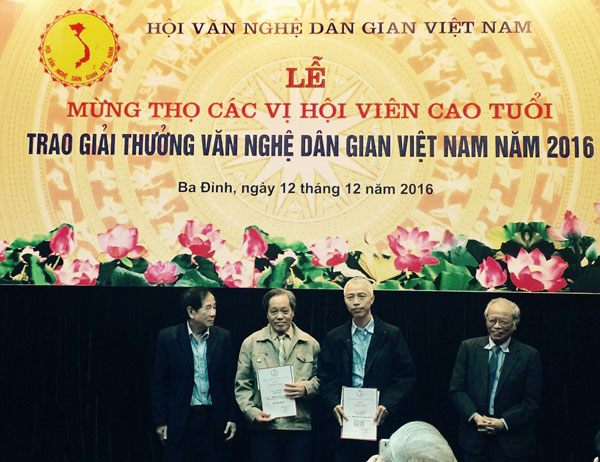 Trao Giải thưởng Hội Văn nghệ Dân gian Việt Nam 2016