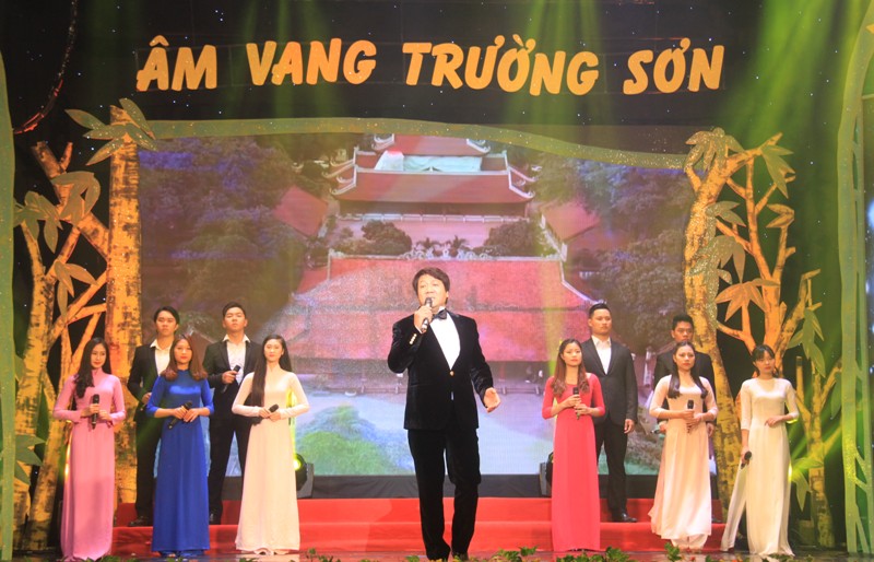 Giao lưu nghệ thuật “Âm vang Trường Sơn”