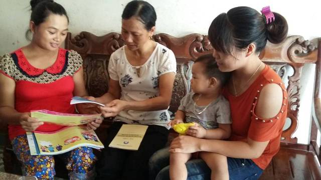 Người lội suối đưa chính sách dân số về bản