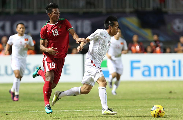 Việt Nam thua đáng tiếc tại bán kết lượt đi AFF Cup