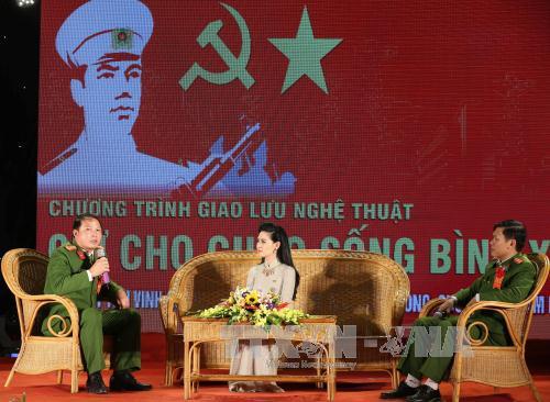 Phó Thủ tướng Thường trực Chính phủ Trương Hòa Bình dự chương trình “Giữ cho cuộc sống bình yên”