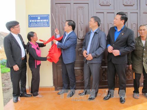 Trao nhà nhân ái tặng chiến sỹ công tác tại đảo Trường Sa