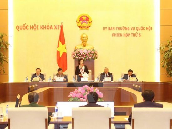 Thông qua Nghị quyết của Ủy ban Thường vụ Quốc hội về lập, thẩm tra, trình Quốc hội quyết định dự toán ngân sách nhà nước