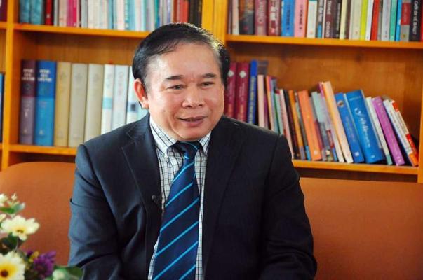 Bộ GD ĐT không tổ chức biên soạn, không chủ trương phát hành tài liệu hướng dẫn ôn tập cho các kì thi