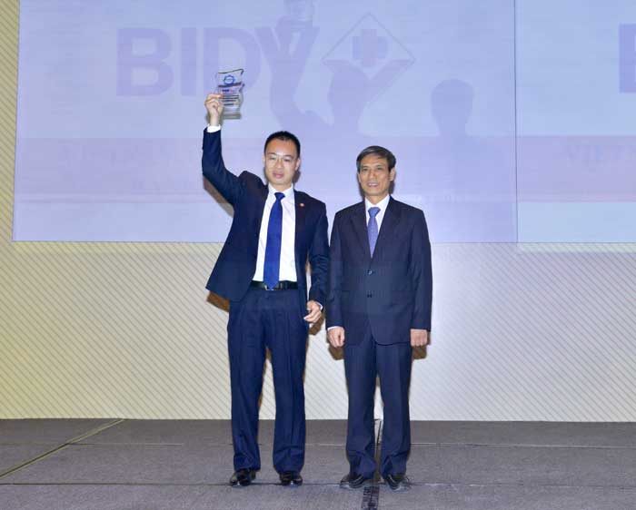 BIDV nhận giải Ngân hàng bán lẻ tiêu biểu 2016
