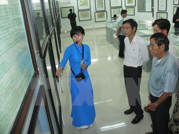 Triển lãm bản đồ và trưng bày tư liệu Hoàng Sa, Trường Sa của Việt Nam tại Long An