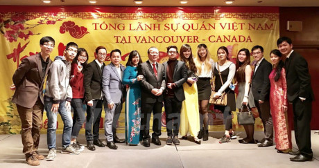 Cộng đồng người Việt ở miền Tây Canada tưng bừng đón Xuân Đinh Dậu