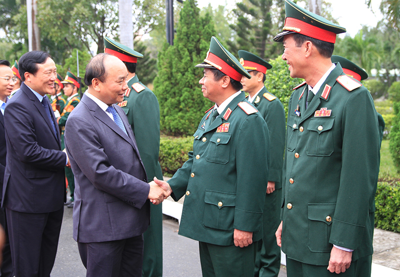 Thủ tướng Nguyễn Xuân Phúc thăm, chúc Tết cán bộ, chiến sĩ Quân khu 5