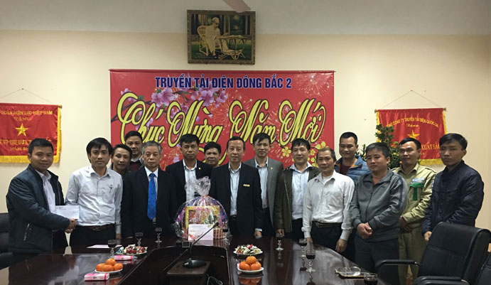 Ấm lòng người Thợ Truyền tải điện khi Tết đến xuân về