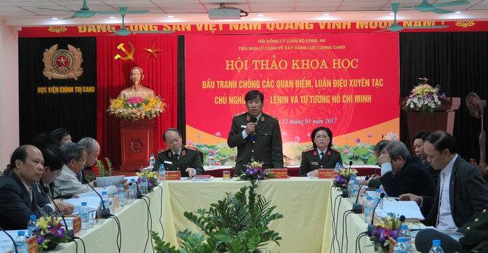 Đấu tranh chống các quan điểm, luận điệu xuyên tạc chủ nghĩa Mác - Lênin và tư tưởng Hồ Chí Minh