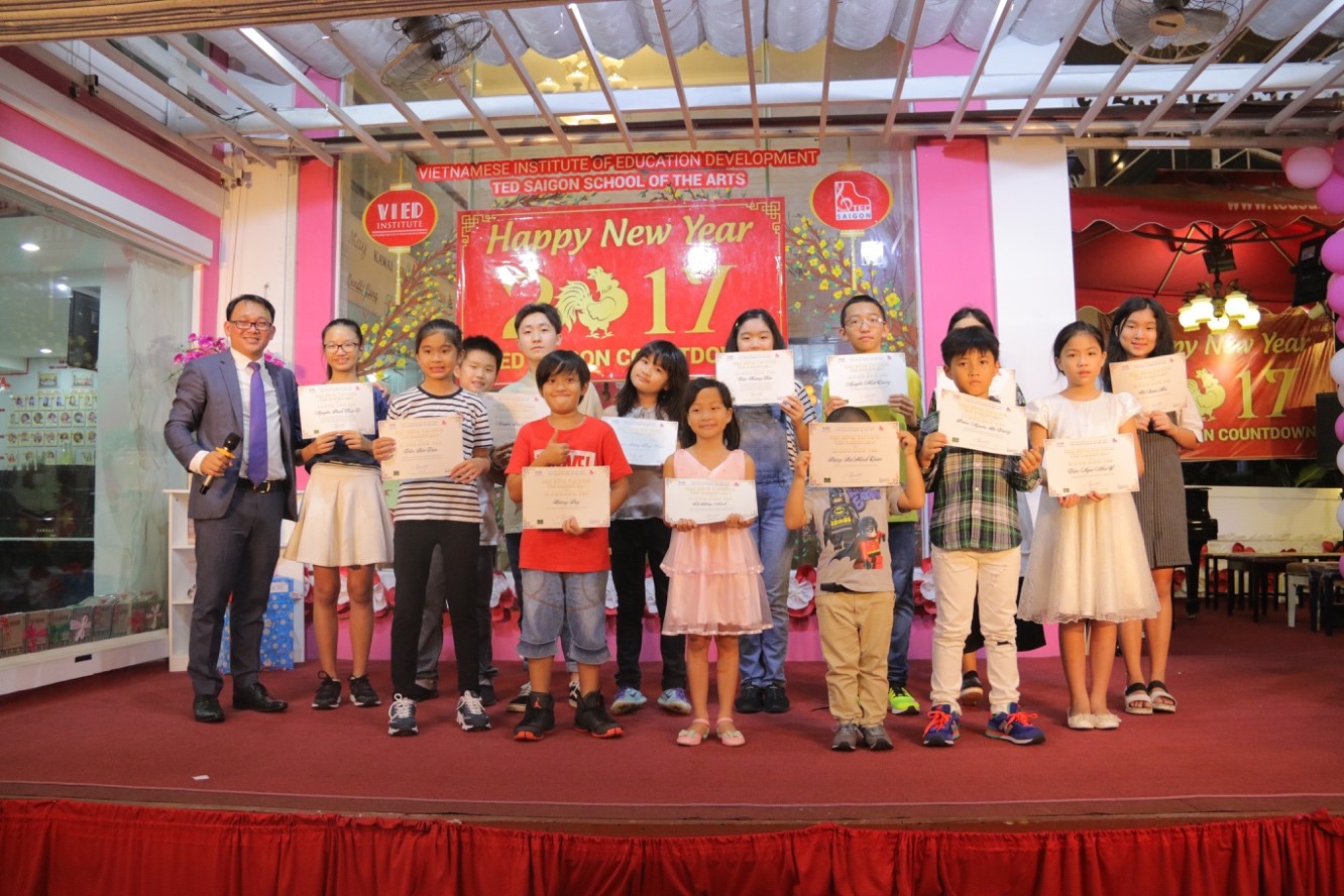 TED SAIGON COUNTDOWN 2017 – ngập tràn sắc xuân