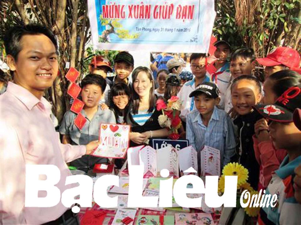 Sẻ chia mùa xuân với bạn nghèo