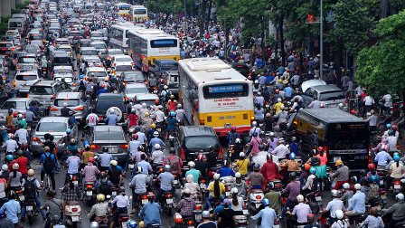 Hà Nội Xây cao ốc hay làm đường trước