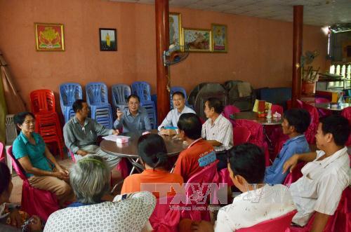 Đại sứ quán Việt Nam thăm hỏi, động viên bà con Việt kiều gặp khó khăn tại Campuchia