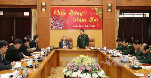 Bộ trưởng Bộ Quốc phòng làm việc với Hội Nạn nhân Chất độc da cam Dioxin Việt Nam