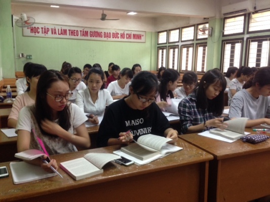 Nghiêm cấm việc ra đề và tổ chức kiểm tra, đánh giá vượt quá yêu cầu của chương trình